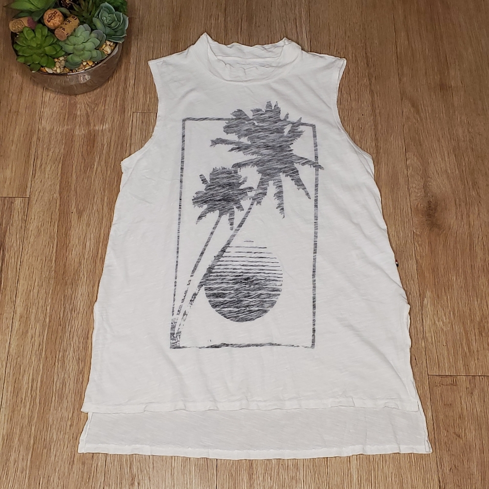 Sol Angeles White Graphic Tee Palm Tree Vacation S